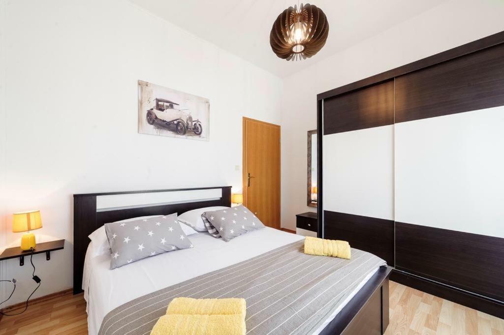 Kalauz Rooms Lozovac Esterno foto