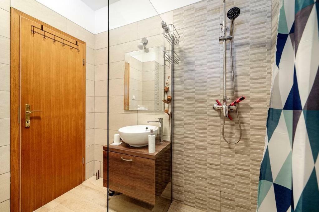 Kalauz Rooms Lozovac Esterno foto
